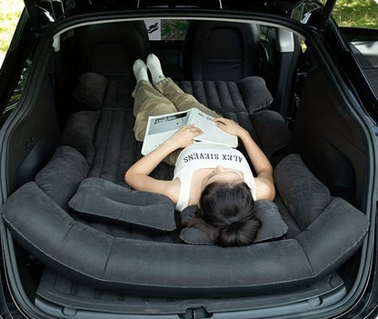 Inflatable Car Mattress with Integrated Side Bolsters