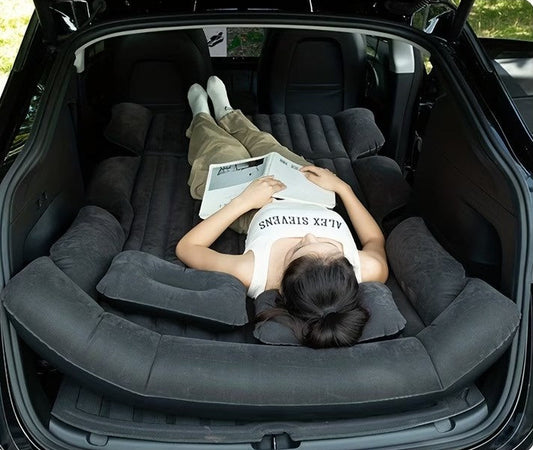 Inflatable Car Mattress with Integrated Side Bolsters