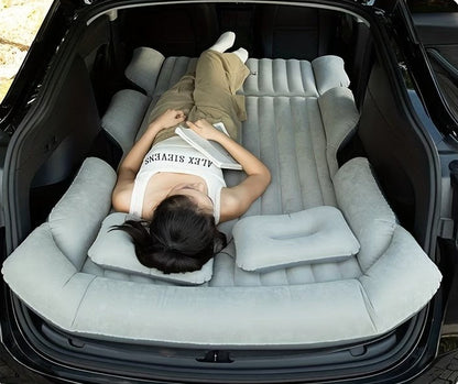 Inflatable Car Mattress with Integrated Side Bolsters
